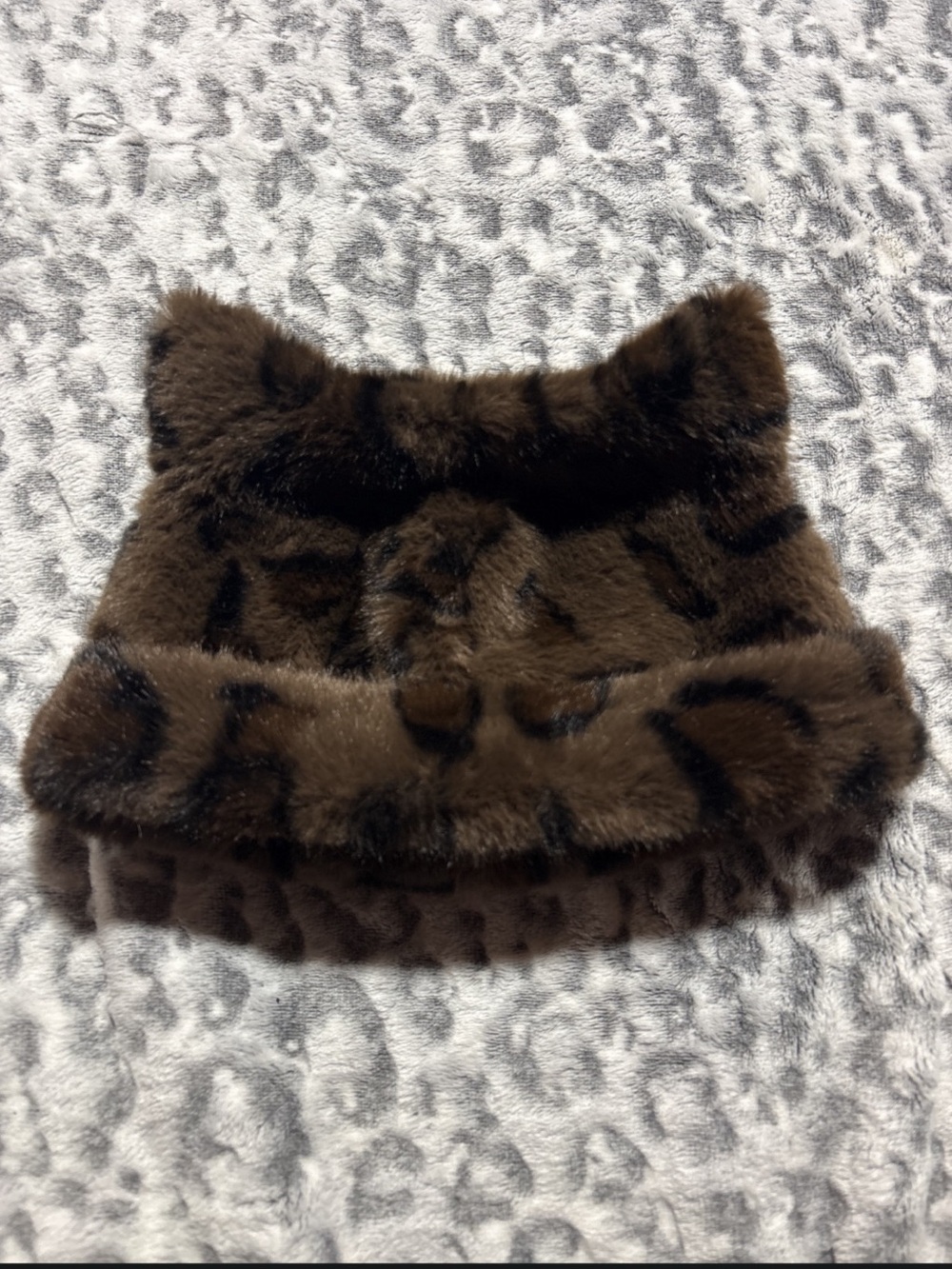 Faux Fur Leopard Print Hat in Brown & Black